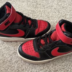 Blk/red Nike 