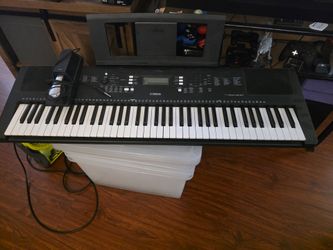 Yamaha EW300 76-Key Portable Keyboard