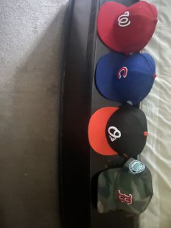 Price Drop. A Total Of 4 New Era Fitted (7 & 1/2)/ Snap Back Hats Deal For All Hats