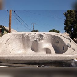 Marquis Spas Hot Tub - Good - Fresno, CA