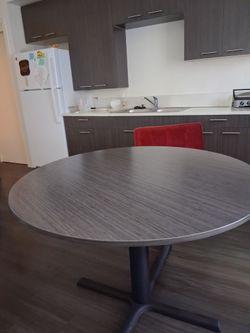 Restaurant Style Table