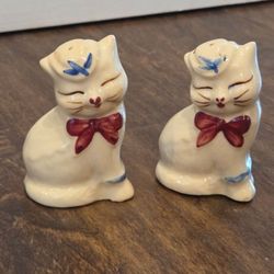 Cat Salt and Pepper Shakers Vintage