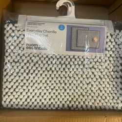 Chenille Bath Two Piece Set