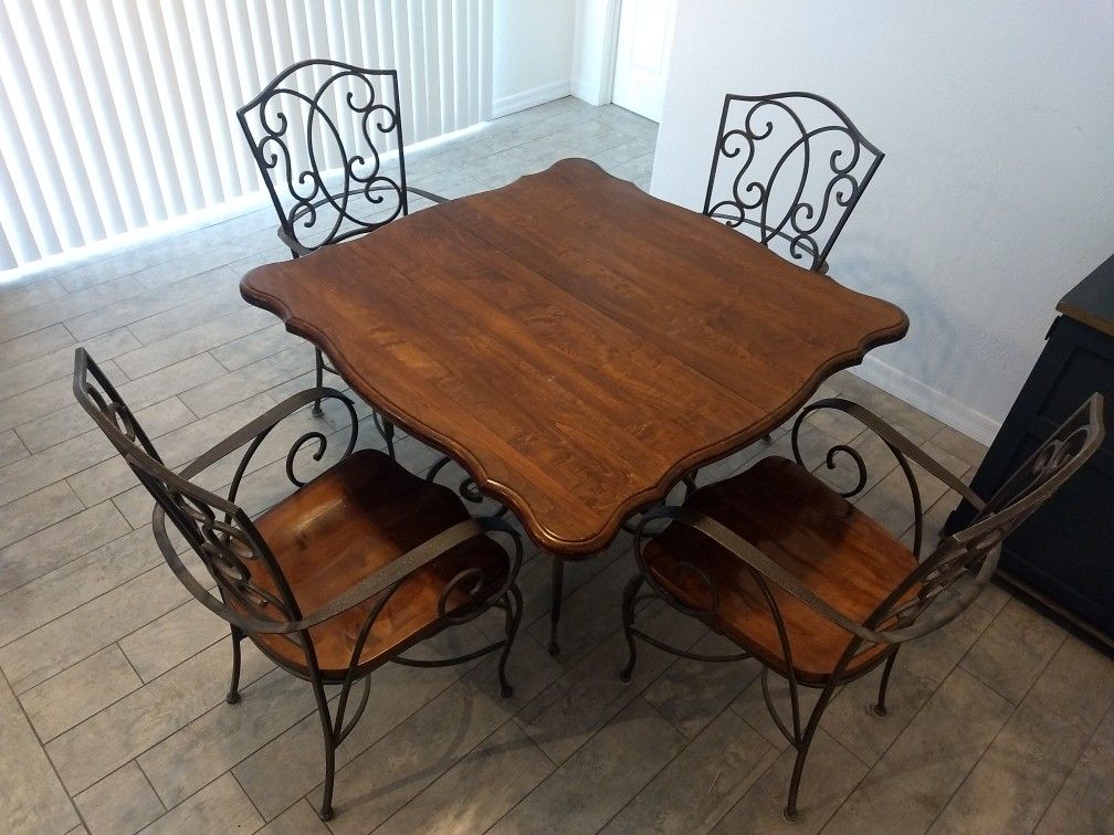  Kitchen Table with chairs