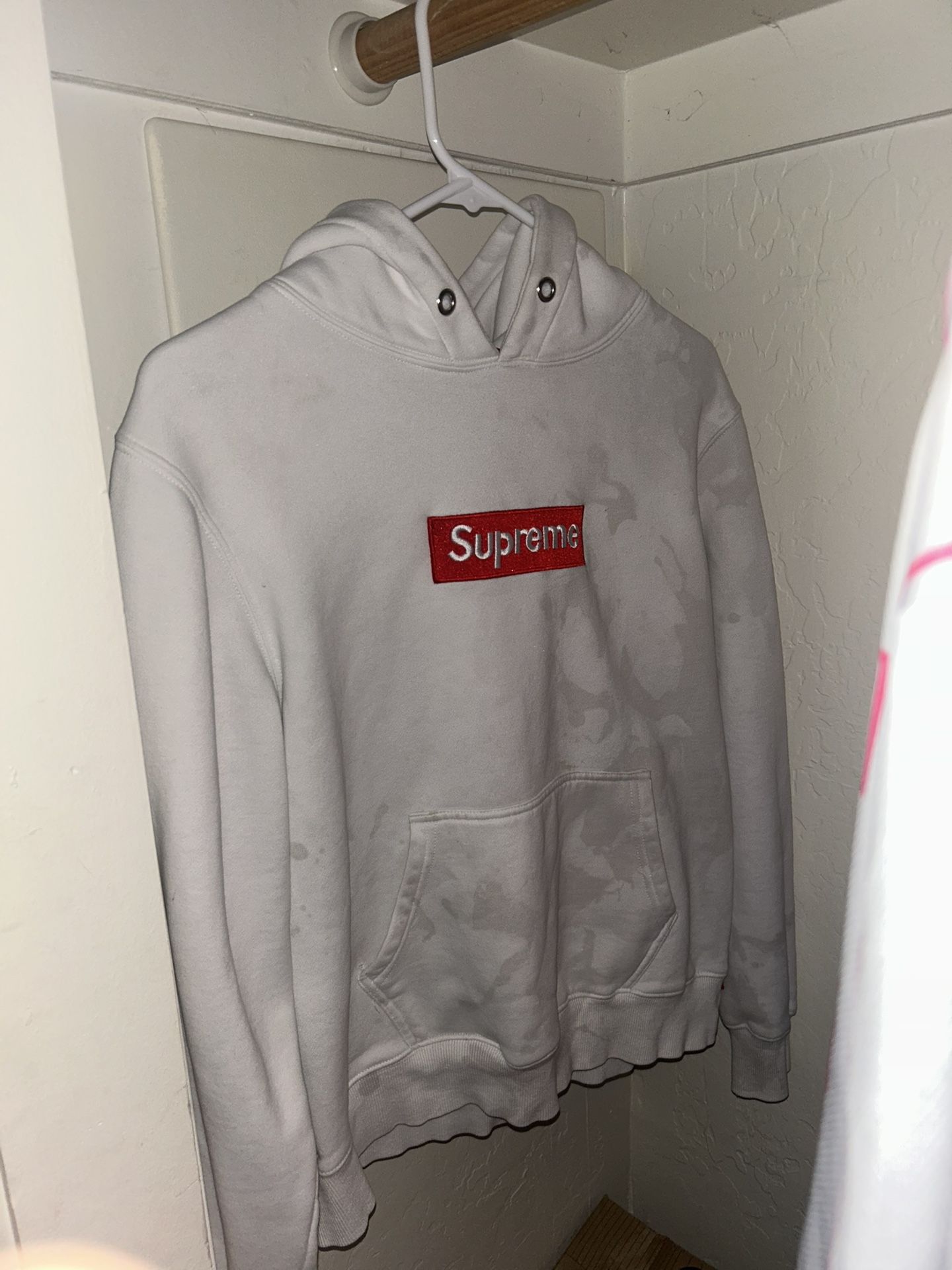 Supreme Hoodie