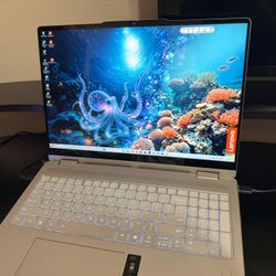 Lenovo Yoga 7 16” LCD Touchscreen AMD Ryzen AI 7 - 16 GB Ram - 1 TB Storage