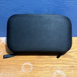 Small hard-shell carrying case