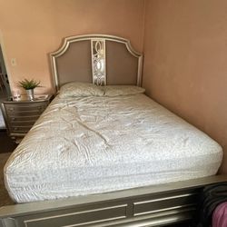 Queen Bedroom Set 