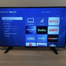 Insignia Roku Smart TV 39” With New Remote!