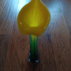 GORGEOUS Yellow Jack in the Pulpit Calla Lilly 15" Tall Decorative Vase.
