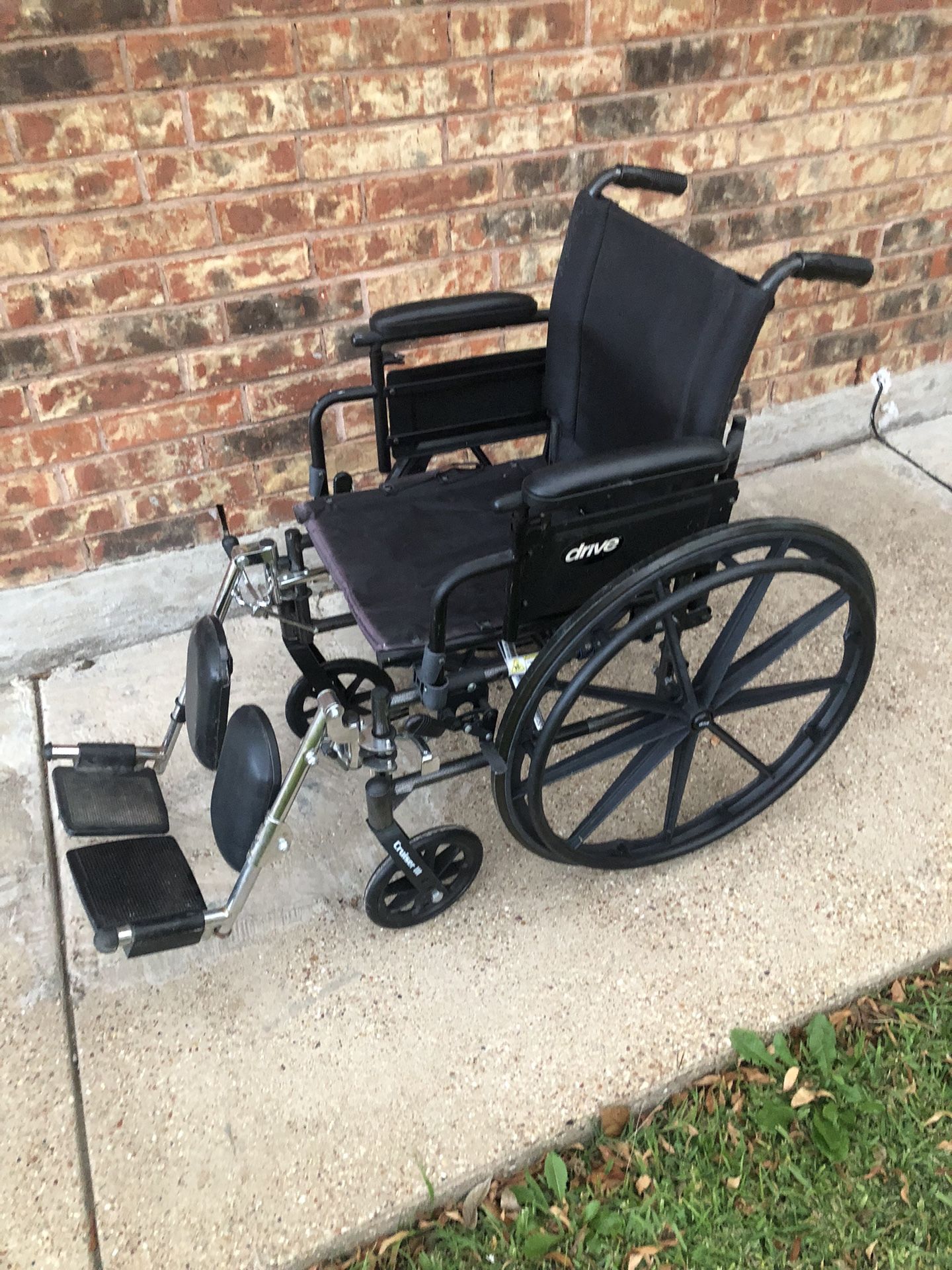 Wheelchair (adult small)