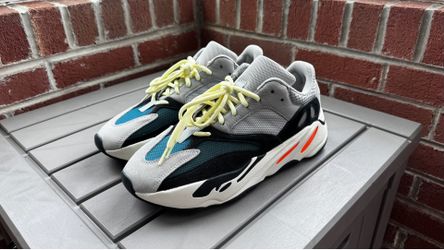 Yezzy Boost 700 - Wave Runners Size 10