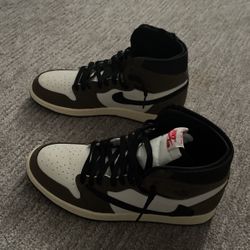 Jordan 1 Travis Scotts