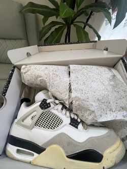 Jordan 4 Military