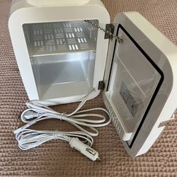 Mini Tabletop Refrigerator 
