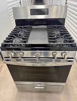 GE 30 in. 5.0 Cu. Ft. Freestanding Gas Range