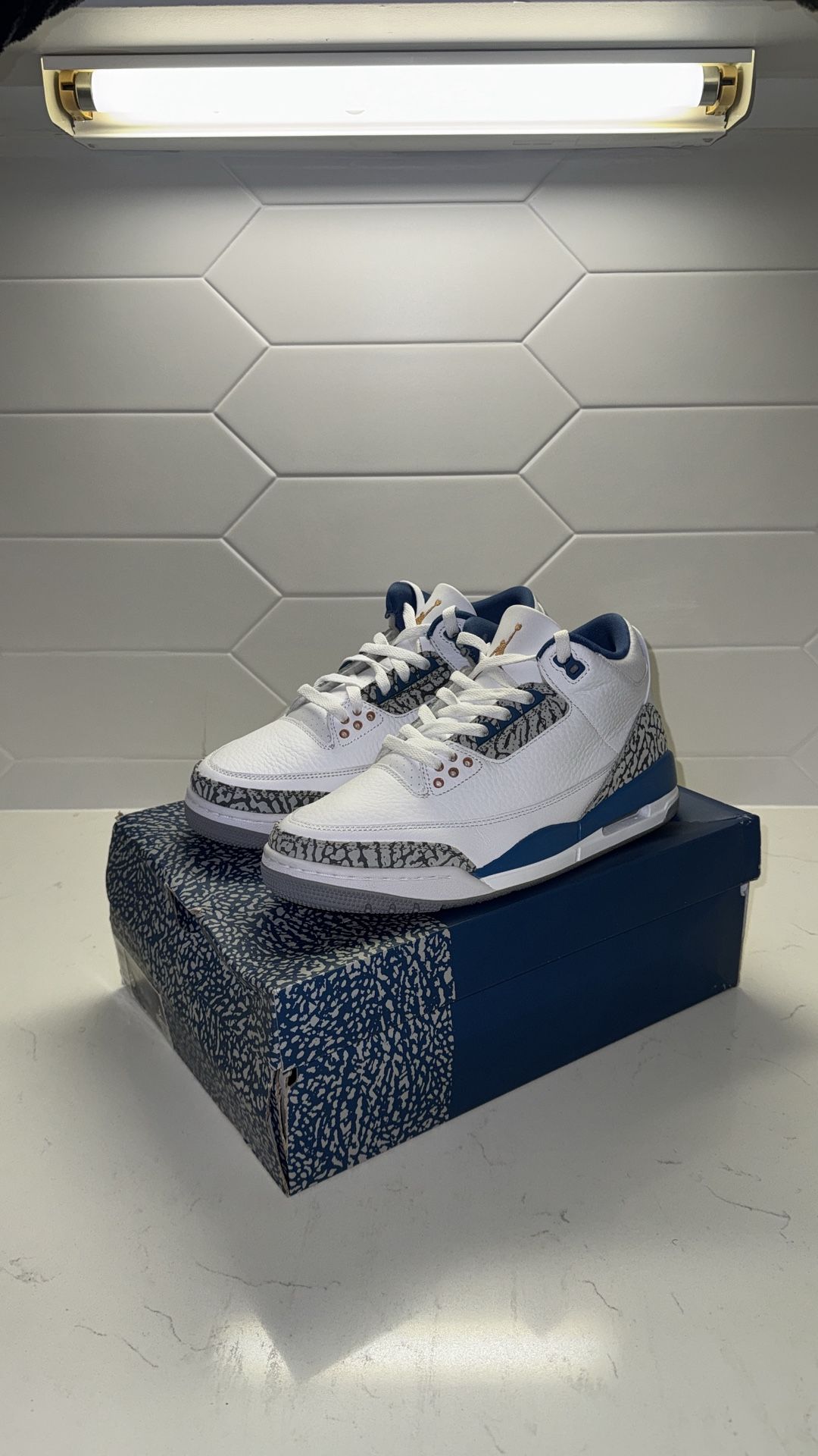 Size 8 Jordan 3 “Wizard”