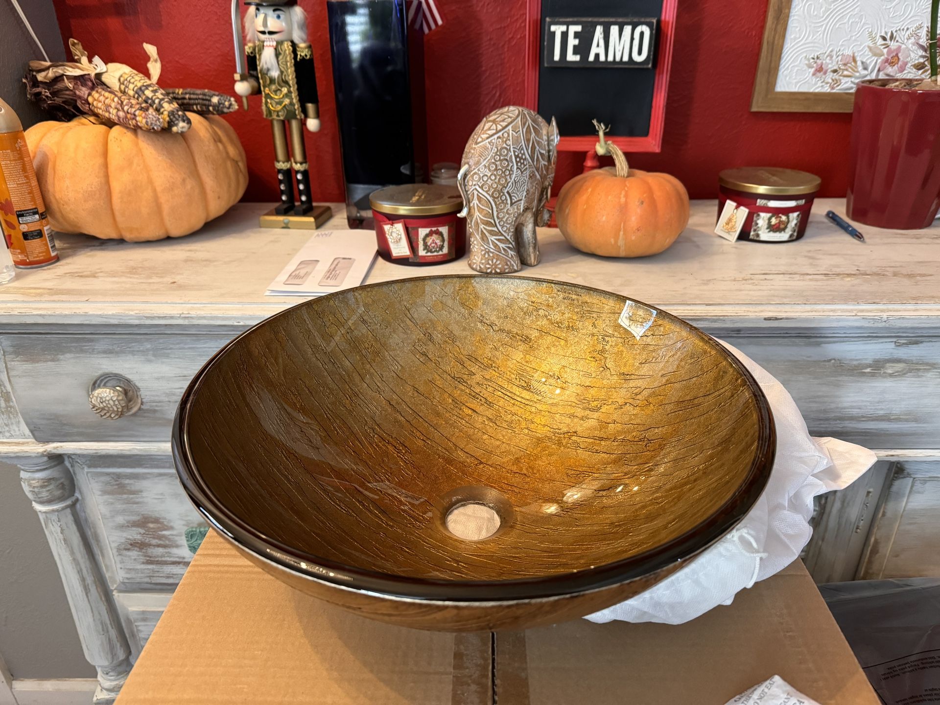 Gold Tempered Glass round vessel sink
