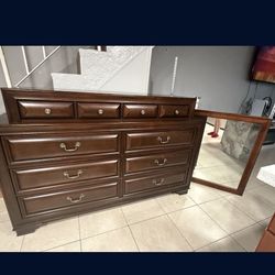 Rooms To Go Mill Valley Dresser With Mirror Value 700