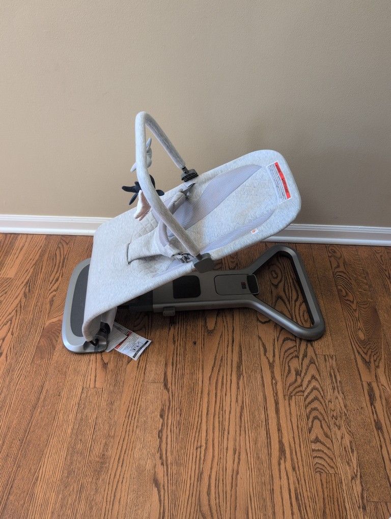 Ergobaby Evolve 3 in 1 Bouncer (Light Grey) With Toy Bar
