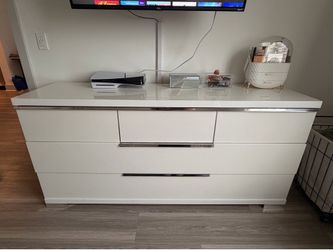 Room Dresser