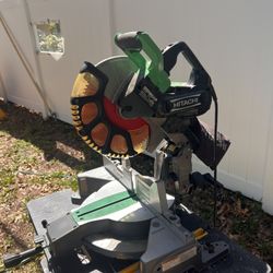 Hitachi C12FDH Dual Compound Miter Saw