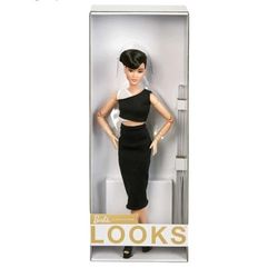 BARBIE  SIGNATURE LOOKS