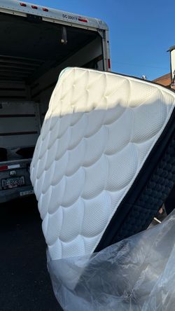 Full size bed
