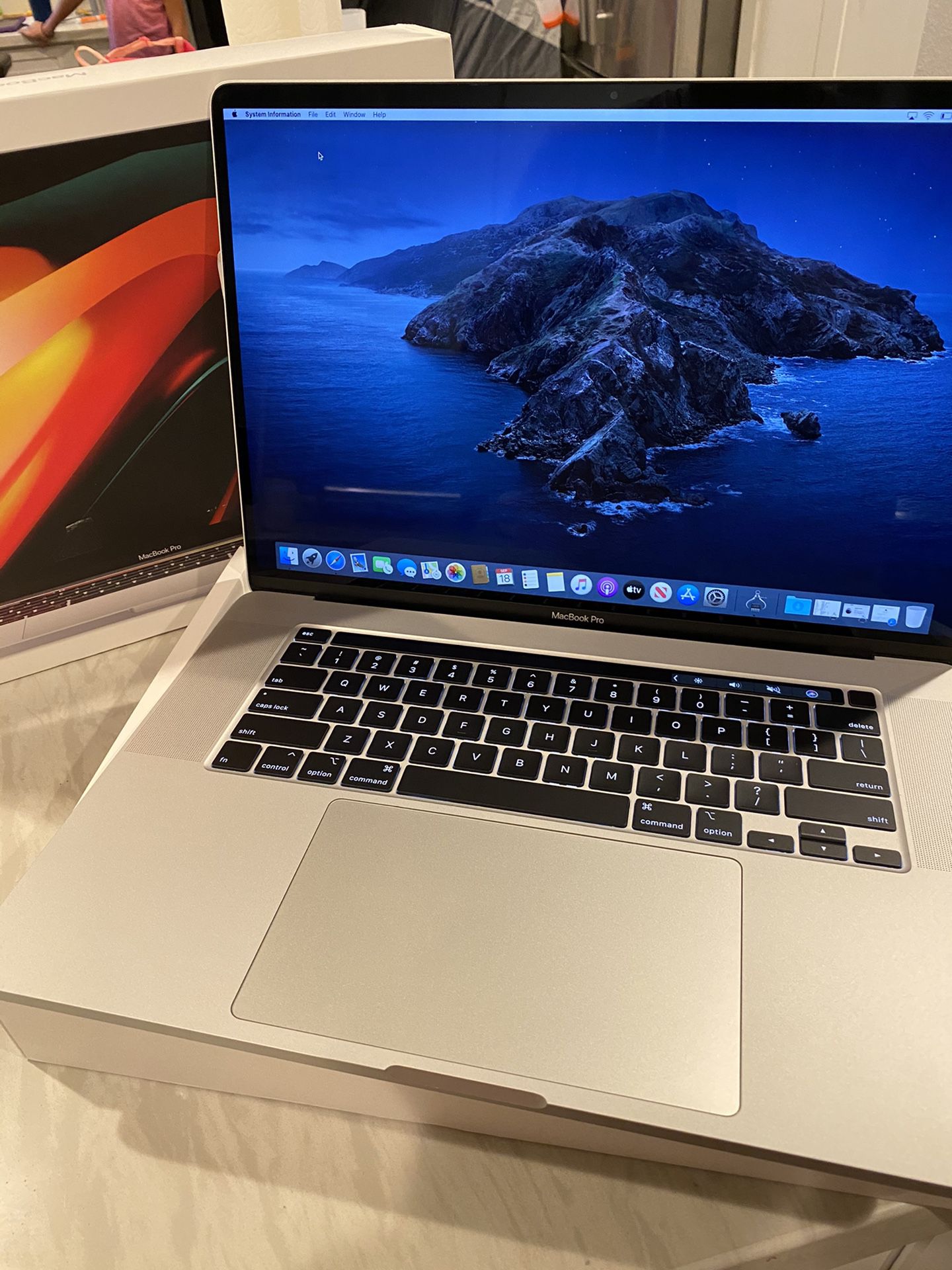 2019 MacBook Pro i9 16ram 1TB SSD w Apple warranty