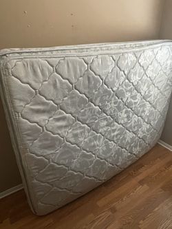 Queen Mattress and Foundation