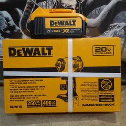 NEW DEWALT 20V BRUSHLESS 1/2 IMPACT WRENCH AND BIG BATTERY 