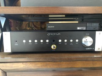 Audiophile grade Emotiva USP-1 Stereo Pre-amplifier with phono pre amp and remote