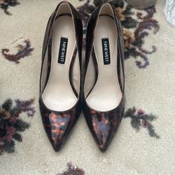 Nine W. Size 4 ~3.5” Heel