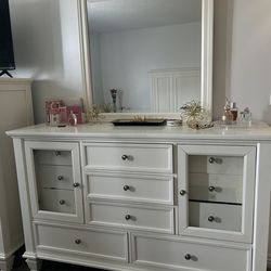 5 piece Bedroom Set