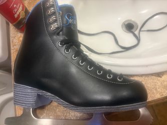 Figure skating Jackson 380