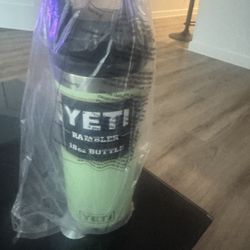 Brand New Yeti 18oz 