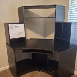 Corner Desk With Hutch