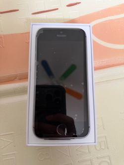 iPhone SE 32 GB Unlocked