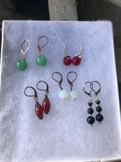 Lot of 5 earrings, Ruby, jade, onyx, moonstone, crystal