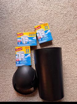 Swing top 3 gal bin with 3 trash bags