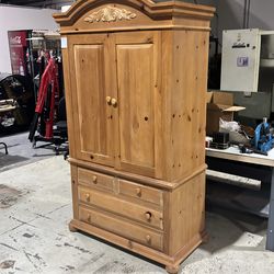 Armoire - Broyhill