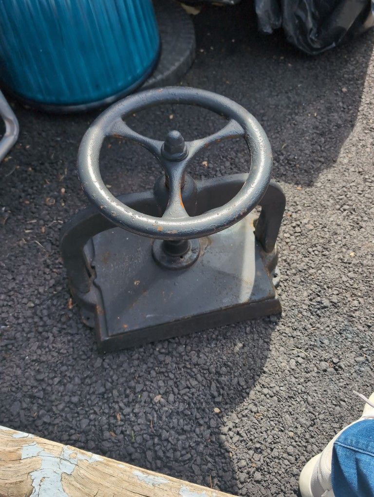 Paper Press Very Old Model 