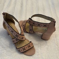 Women’s CL by laundry Pink Suede Strappy  Block Heals 