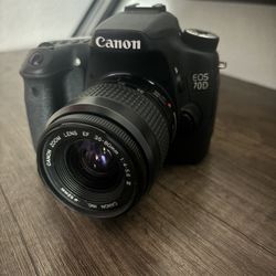 Canon EOS 70D DSLR Camera w/ 18-55mm Kit Lens + Battery