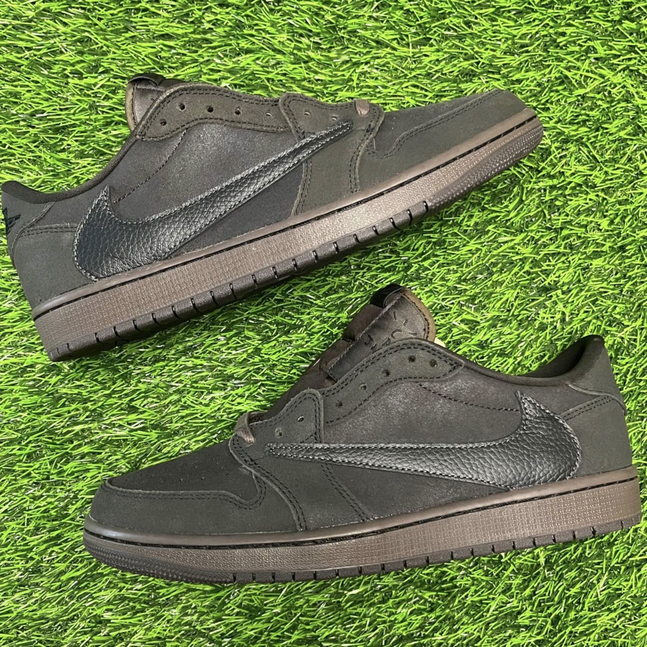 Travis Scott x Air Jordan 1 'velvet Brown'