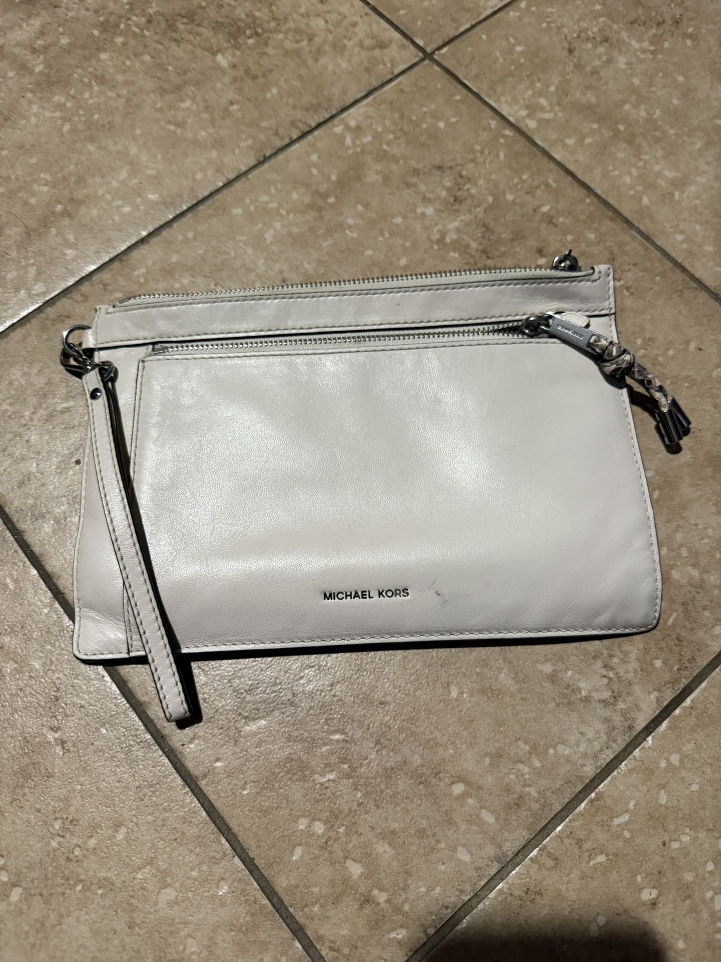 Micheal Kors Wristlet Cream 