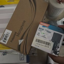 Aokeo brand Professional Microphone with Pop Filter 