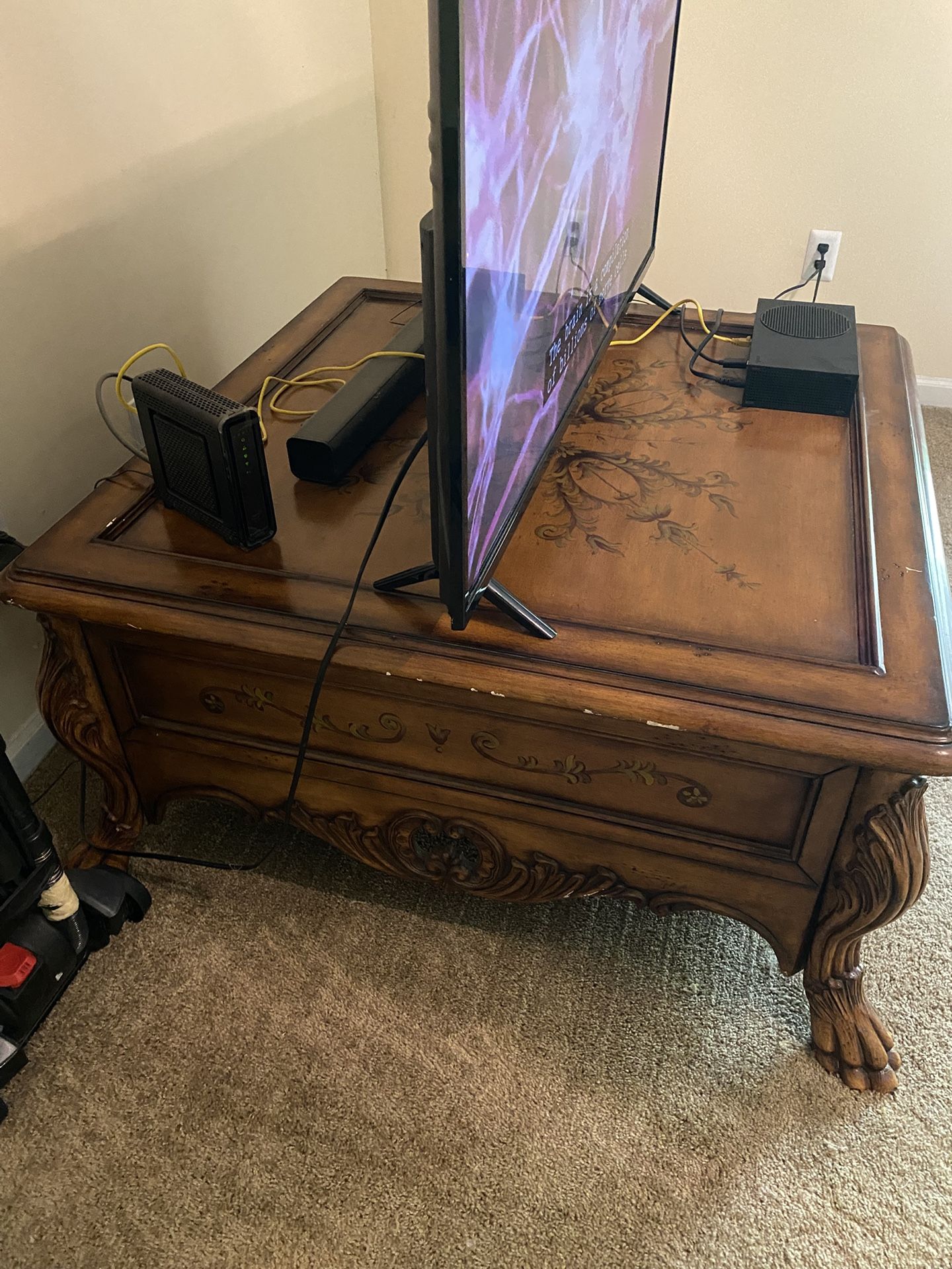 Large coffee table(price Is Negotiable.)
