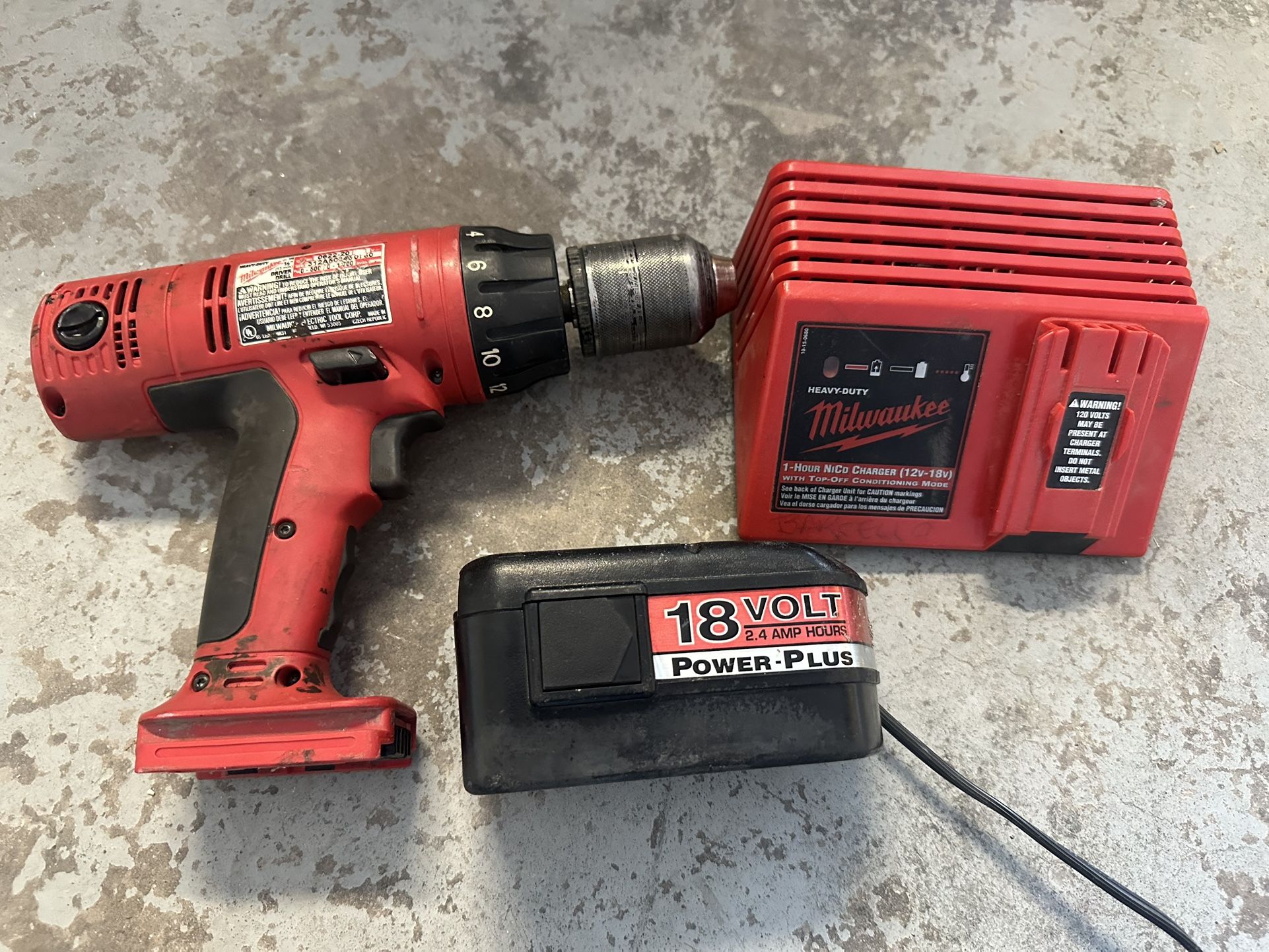 MILWAUKEE HEAVY DUTY 18V HAMMER DRILL