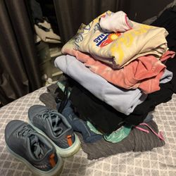 Women’s Bundle Of Clothes 